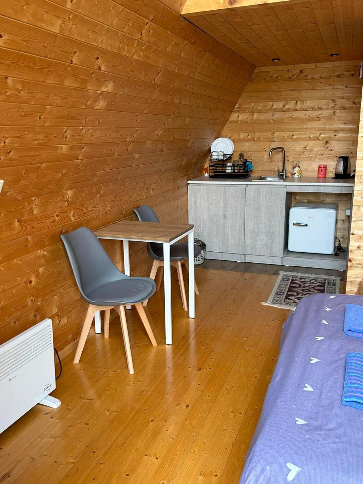 Cottage In Udabno Eksteriør bilde