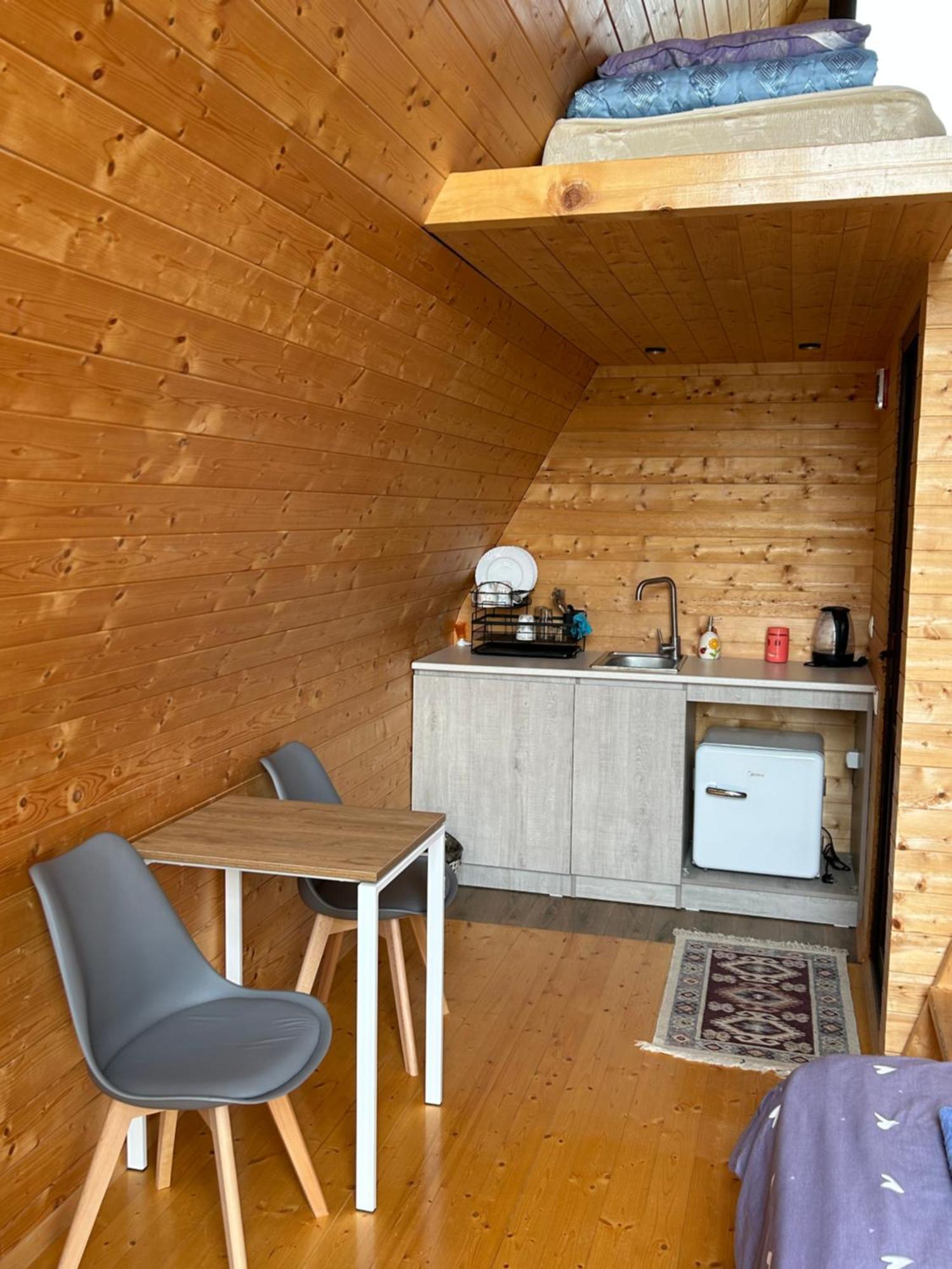 Cottage In Udabno Eksteriør bilde