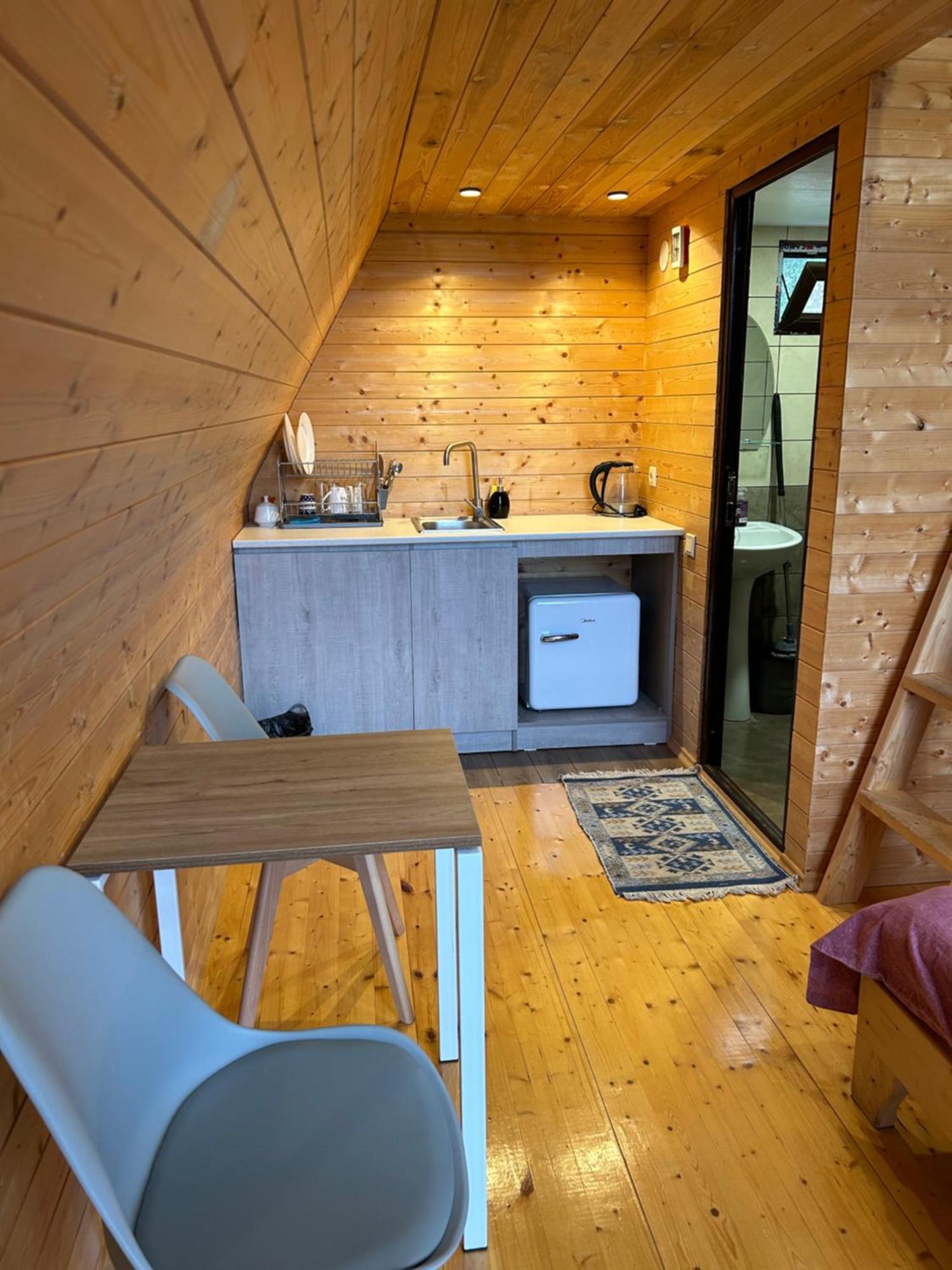 Cottage In Udabno Eksteriør bilde